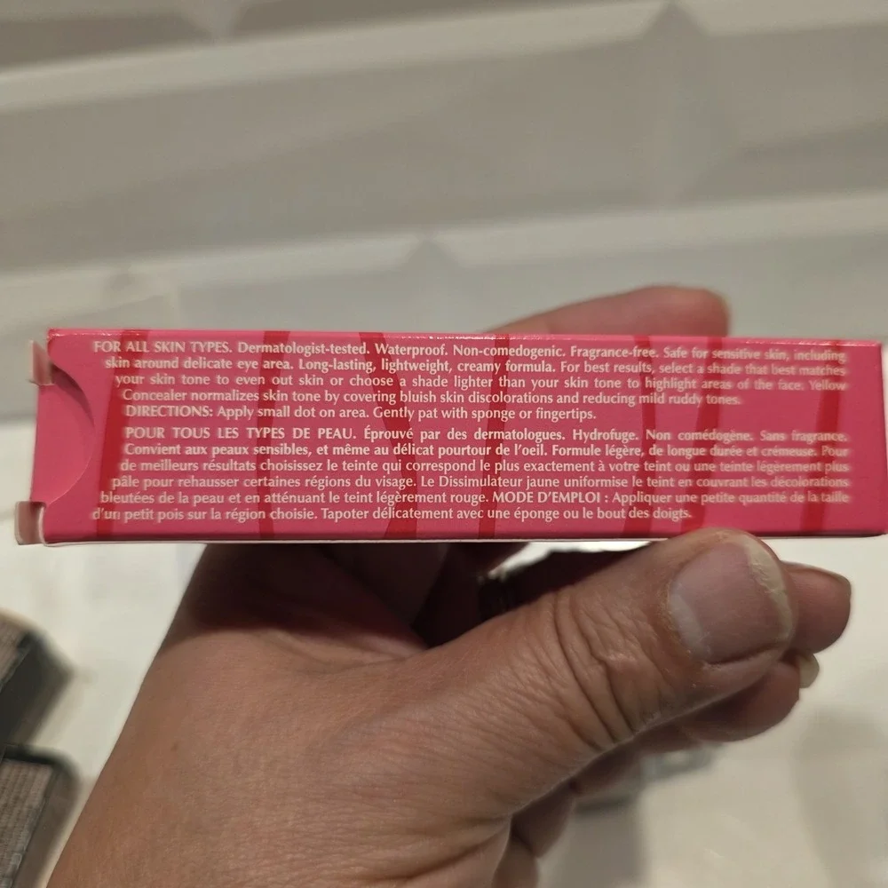 Mary Kay MK Signature Concealer LIGHT IVORY .5 oz 8300 NIB - Hard to Find Shade